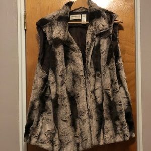 Alfred Dunner Faux Fur Vest.